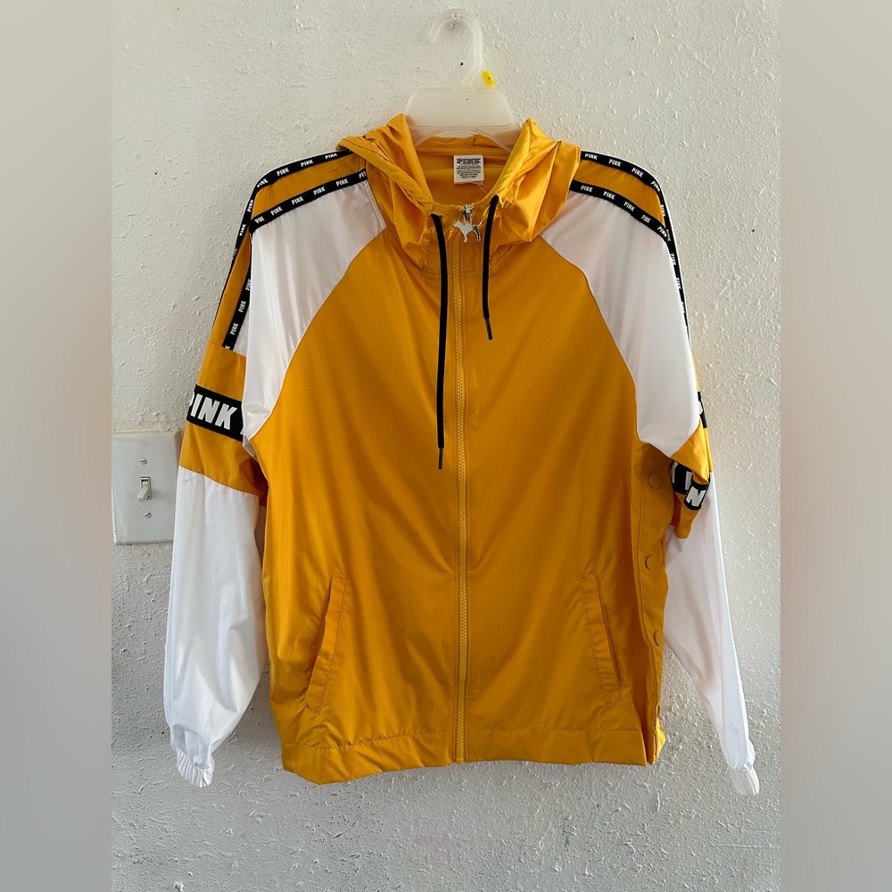 VS PINK Wind breaker